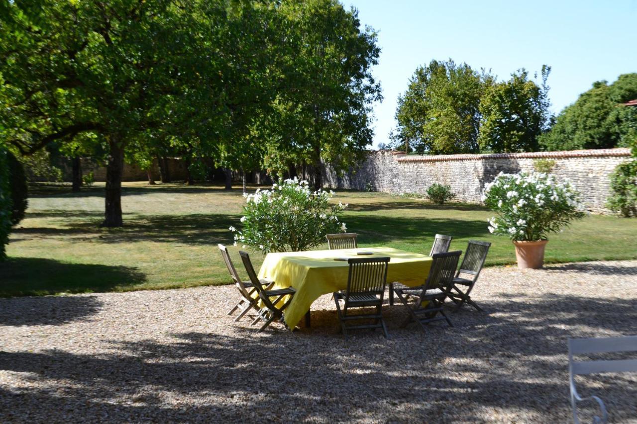 Rouillac  Le Petit Logis B&B 외부 사진